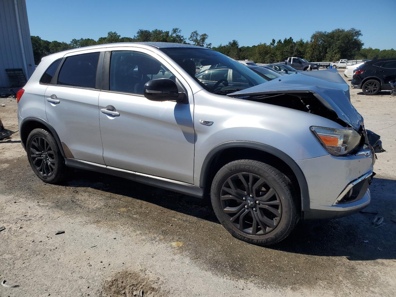 MITSUBISHI OUTLANDER ES