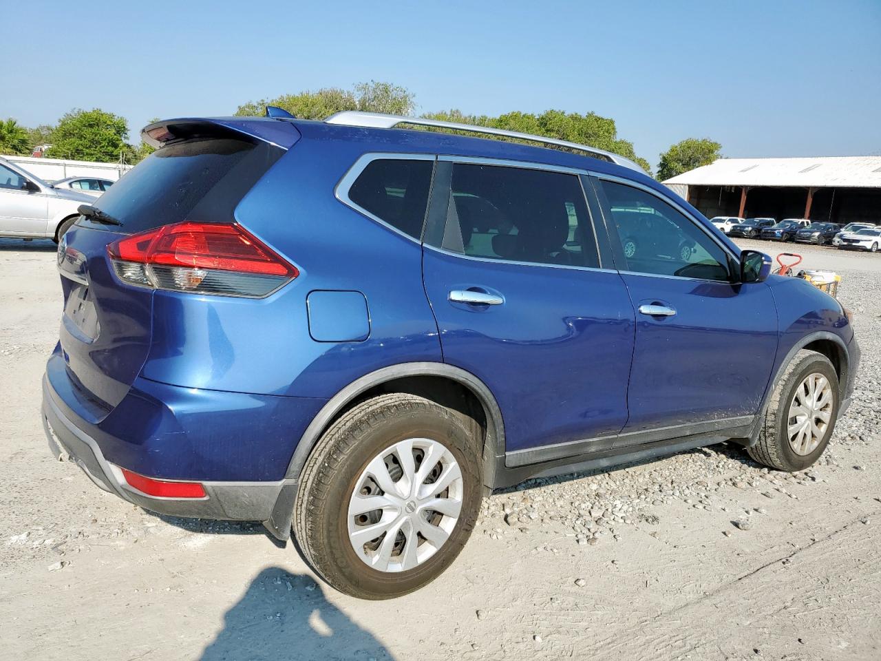 Lot #3305679729 2017 NISSAN ROGUE S