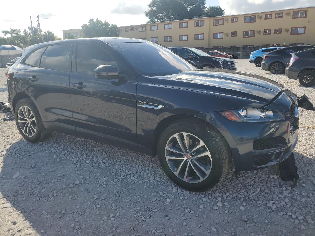 JAGUAR F-PACE PREMIUM