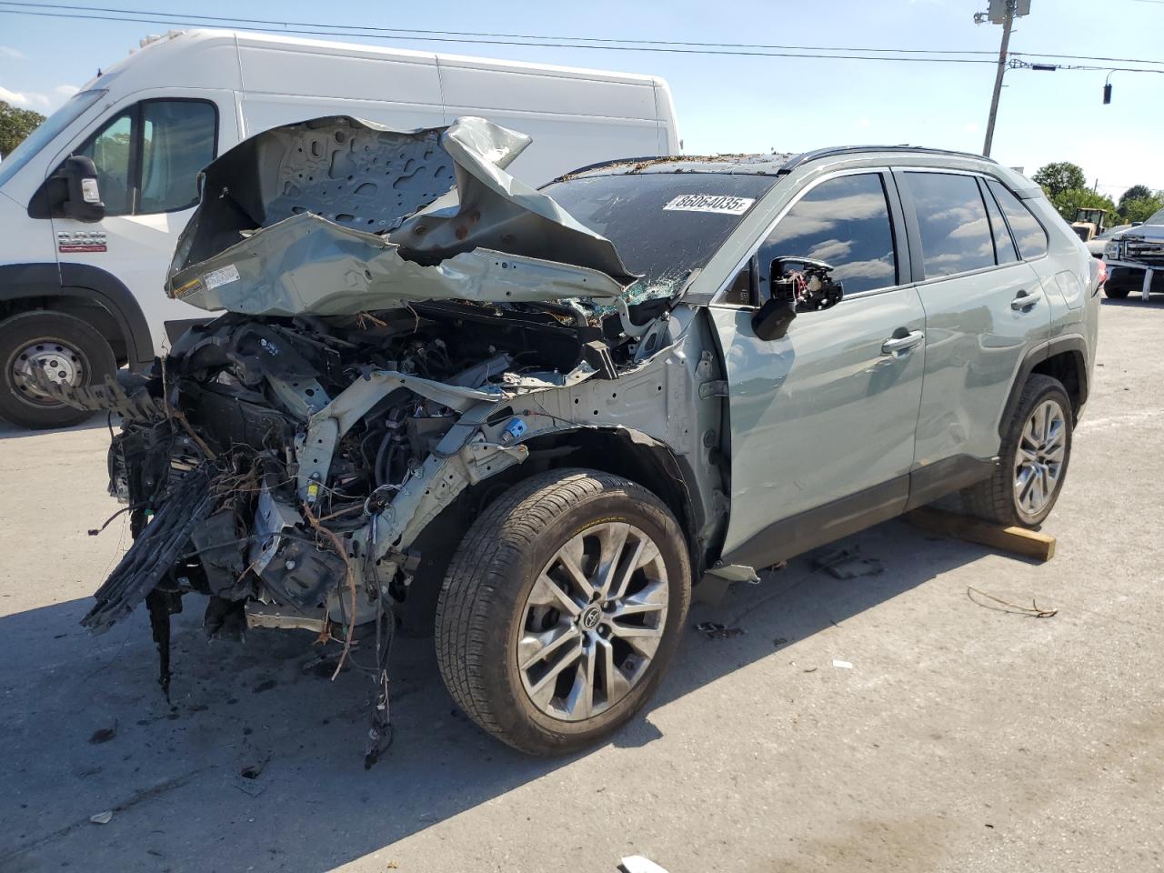 TOYOTA RAV4 XLE PREMIUM