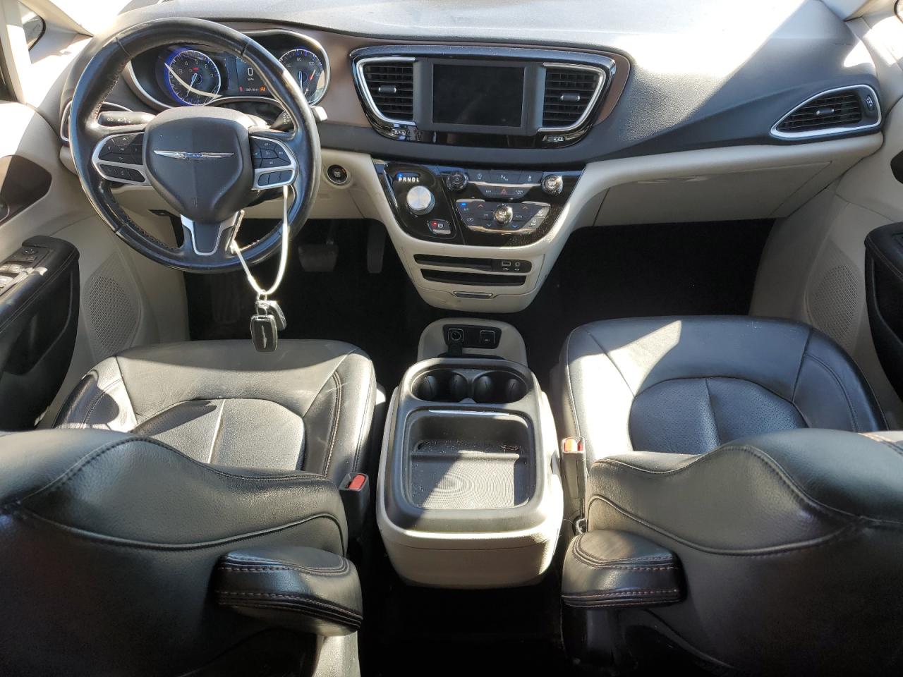 CHRYSLER PACIFICA TOURING L