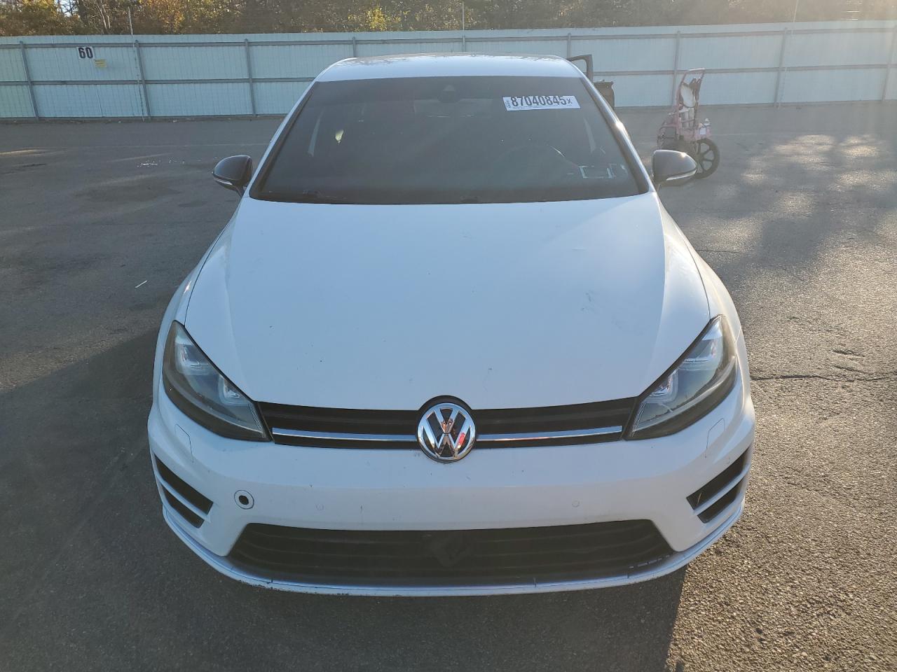 VOLKSWAGEN GOLF R