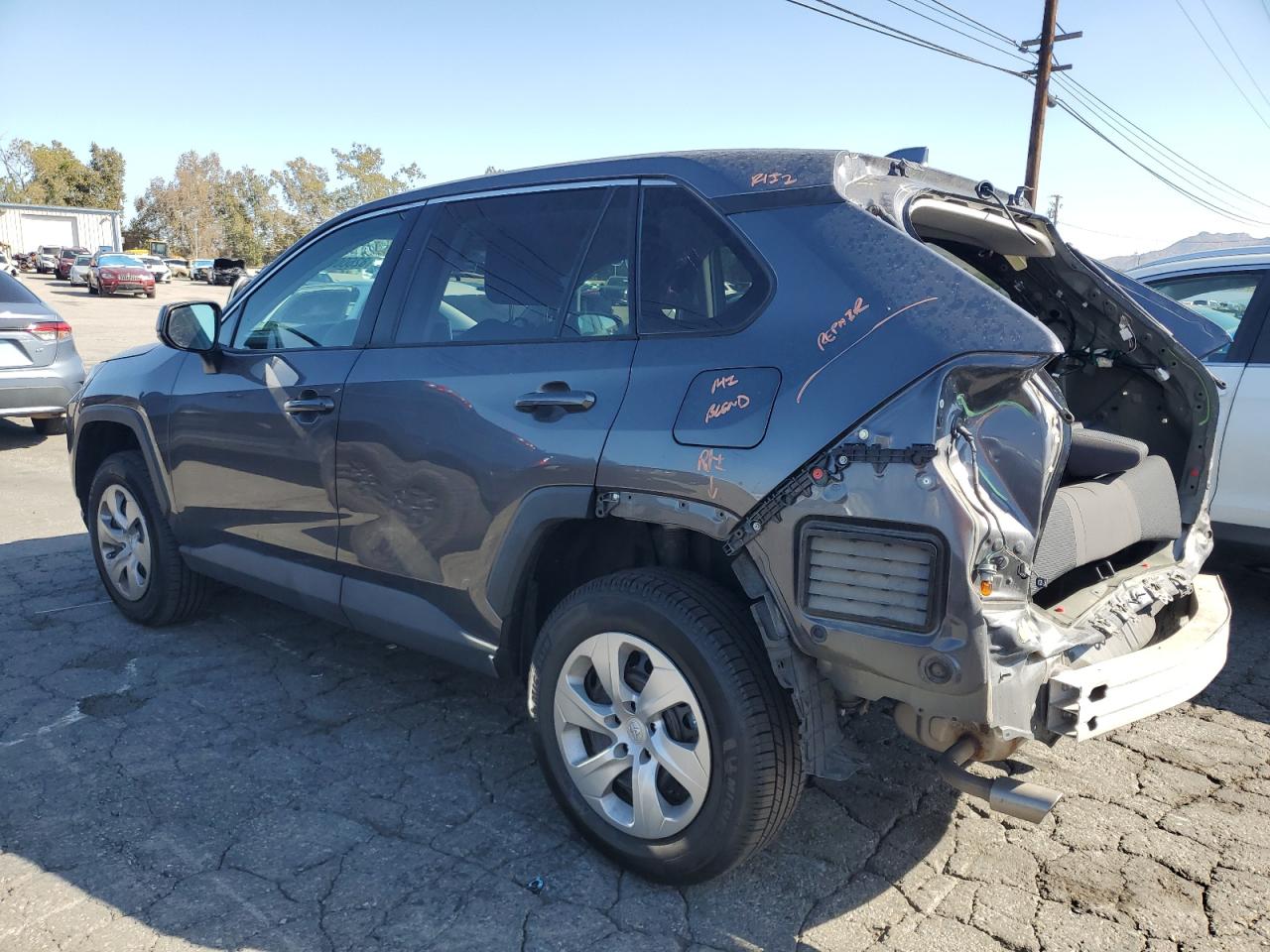 TOYOTA RAV4 LE