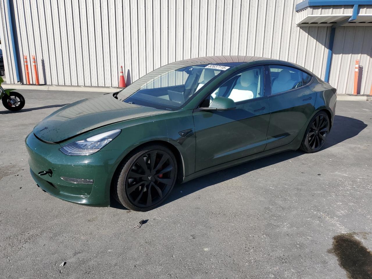 TESLA MODEL 3