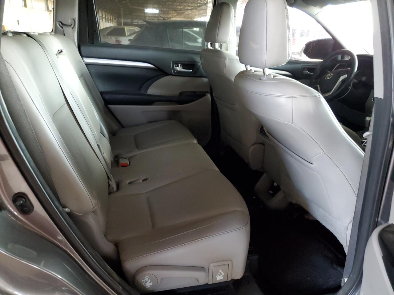 TOYOTA HIGHLANDER XLE