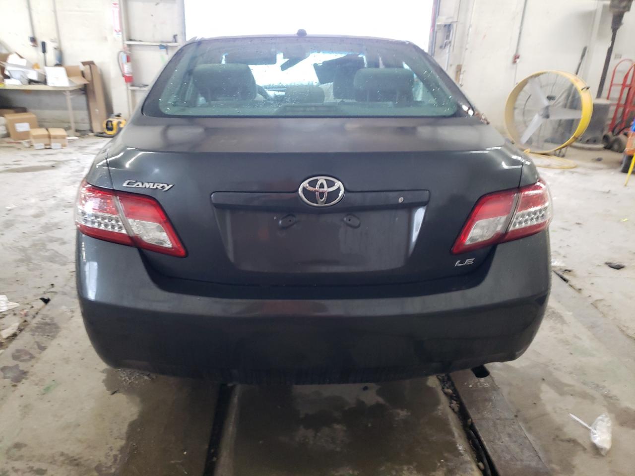 TOYOTA CAMRY BASE