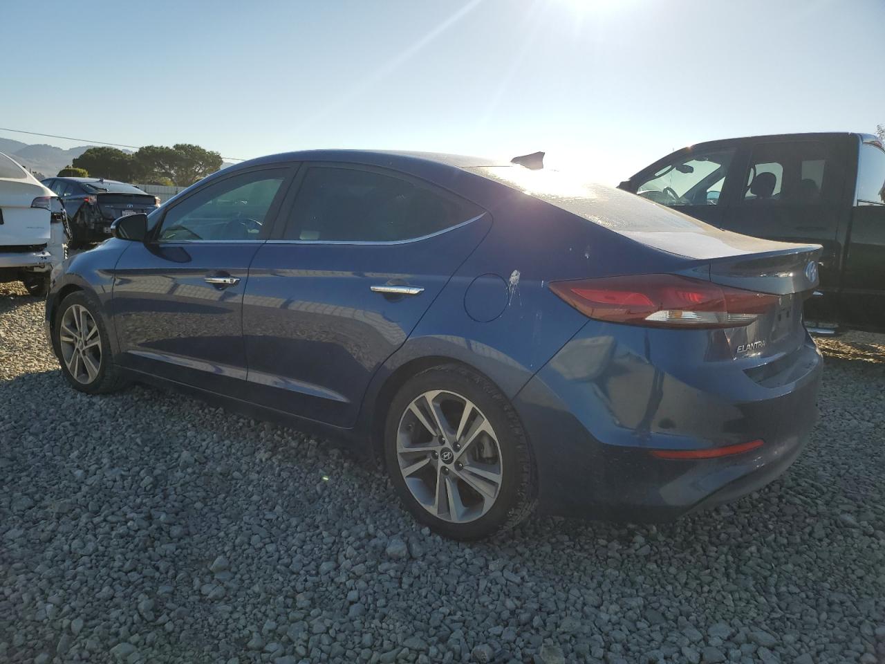 HYUNDAI ELANTRA SE