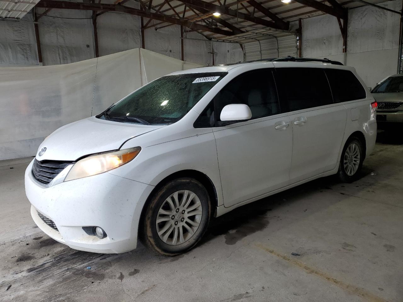 TOYOTA SIENNA XLE