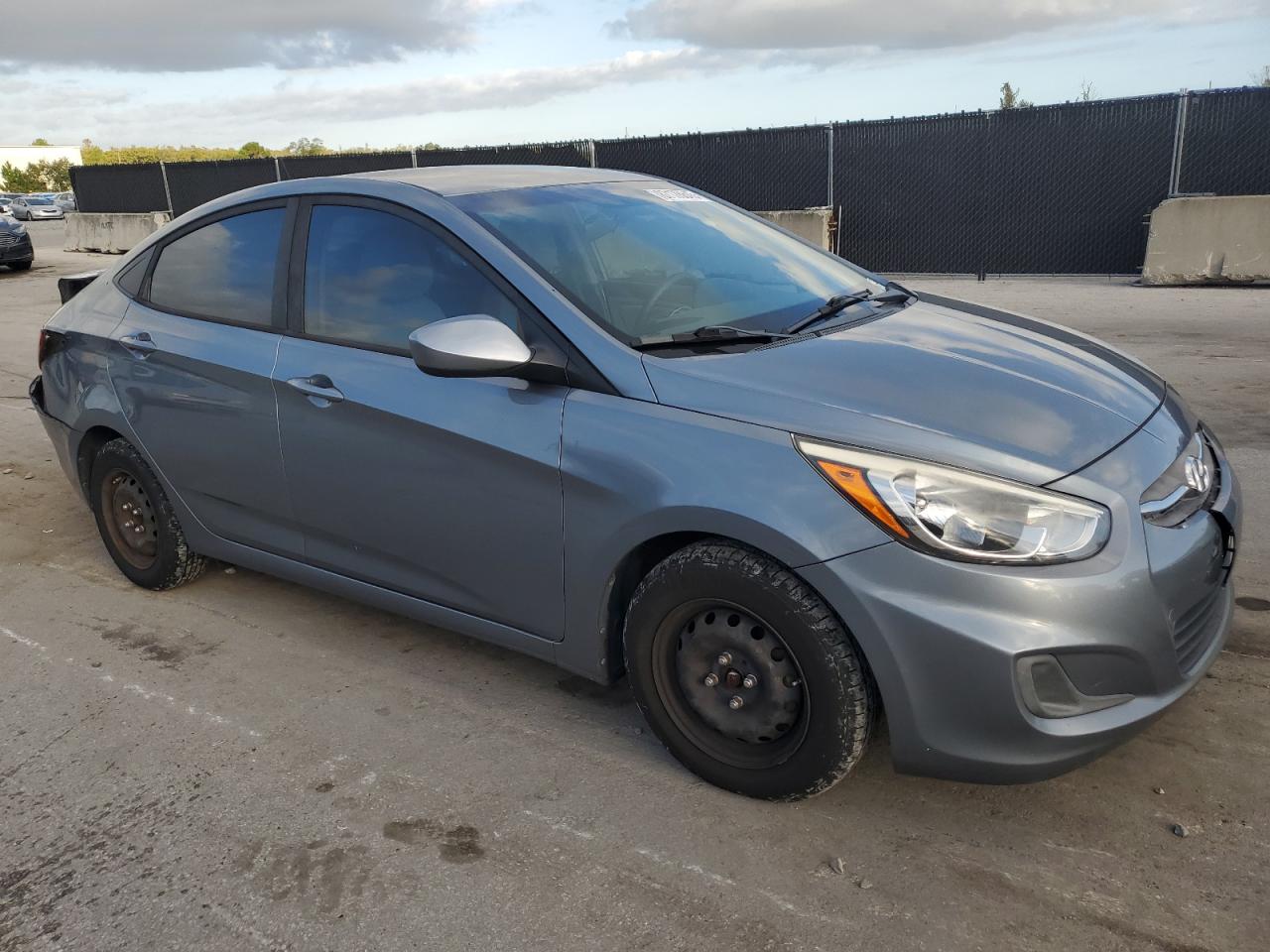 HYUNDAI ACCENT SE