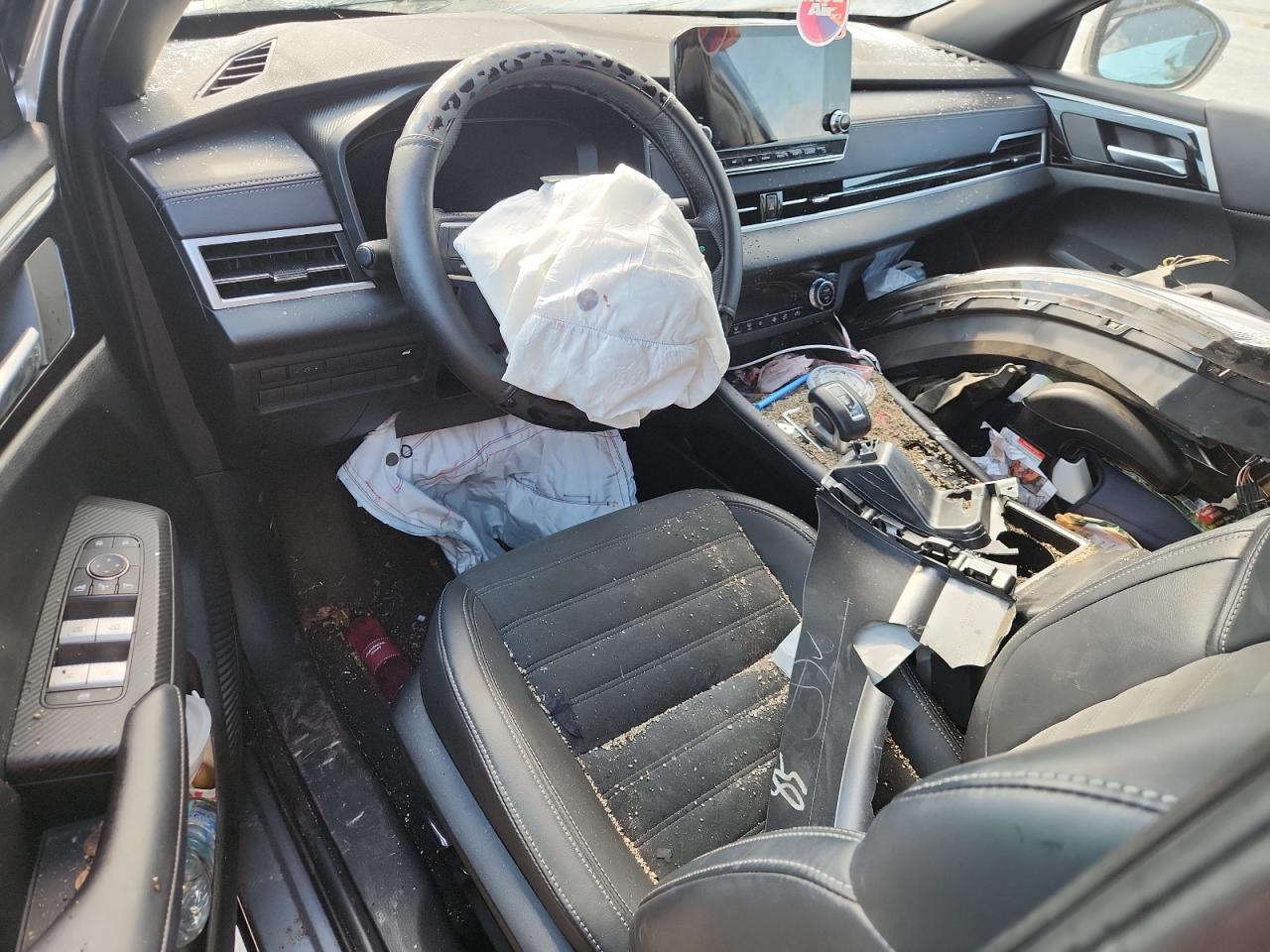 MITSUBISHI OUTLANDER SE