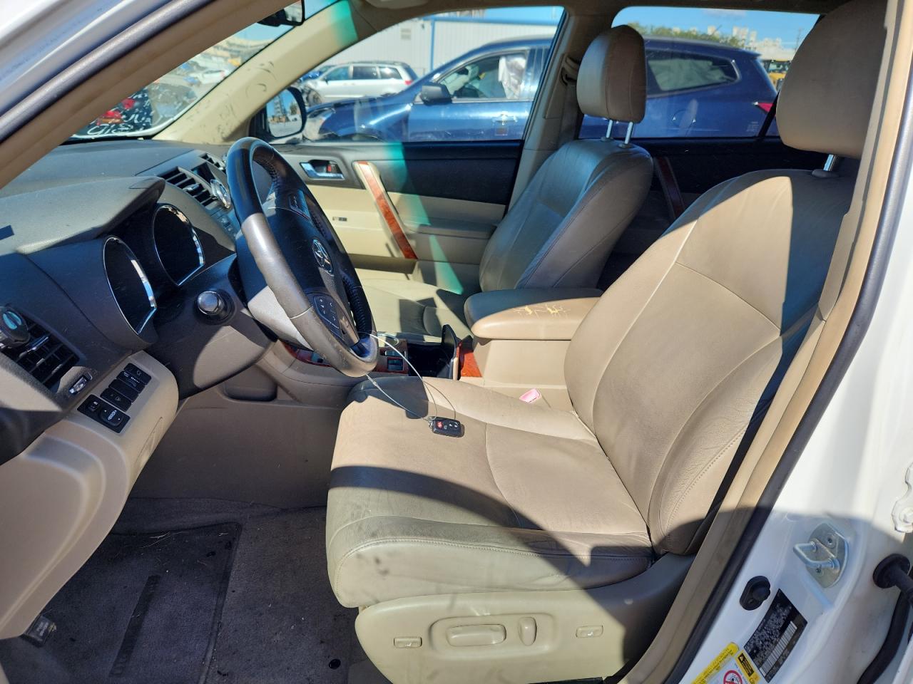 TOYOTA HIGHLANDER LIMITED