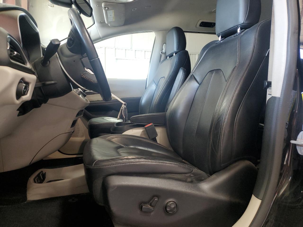 CHRYSLER PACIFICA TOURING L