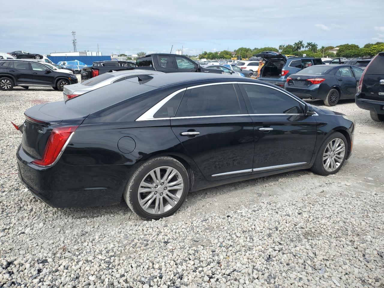 CADILLAC XTS LUXURY