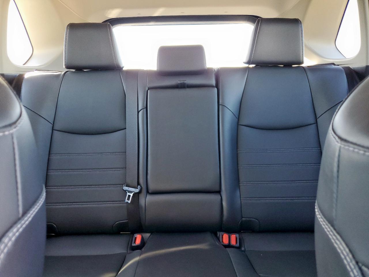 TOYOTA RAV4 XLE PREMIUM