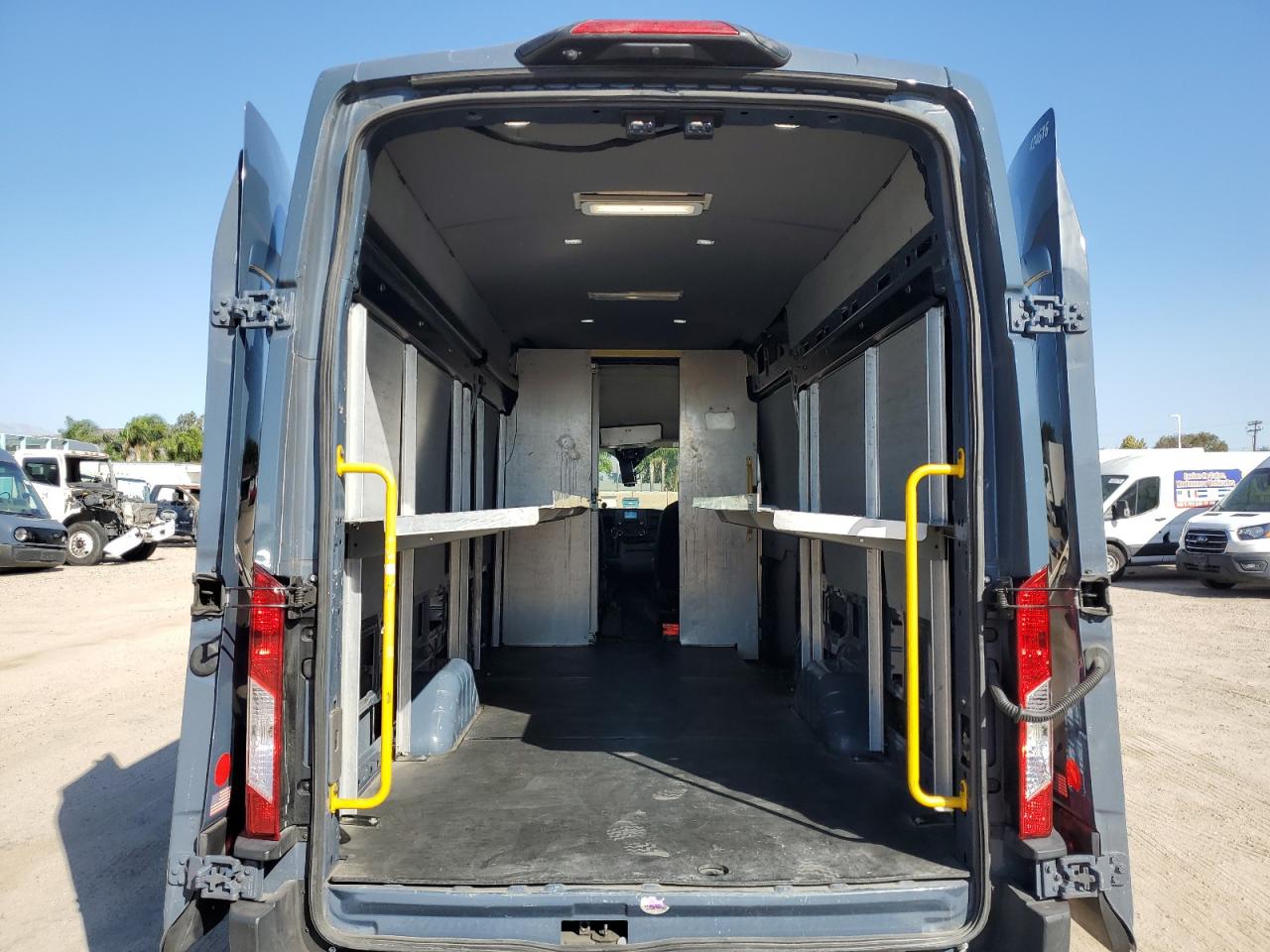 Lot #3304023611 2020 FORD TRANSIT T-