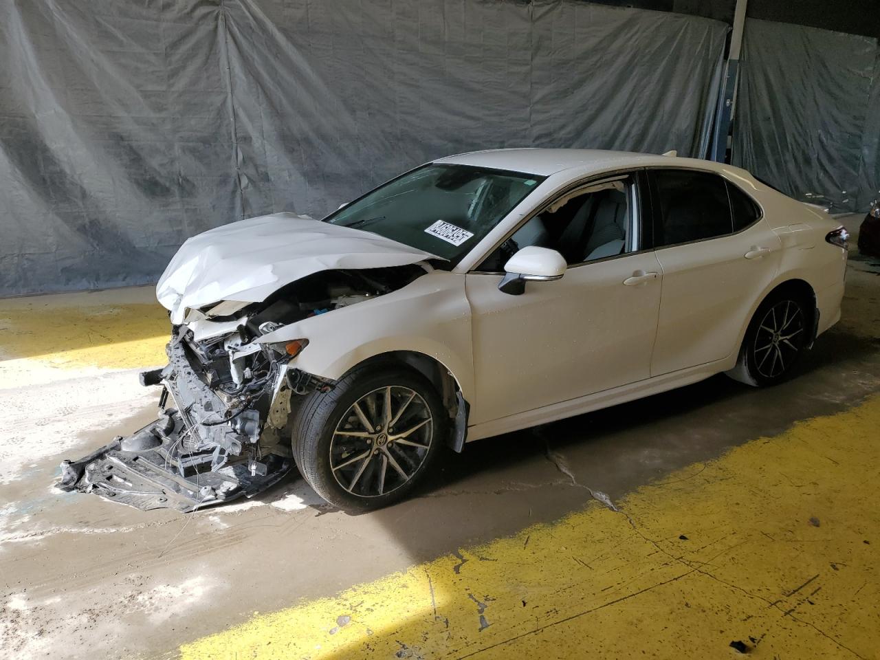 TOYOTA CAMRY SE NIGHT SHADE