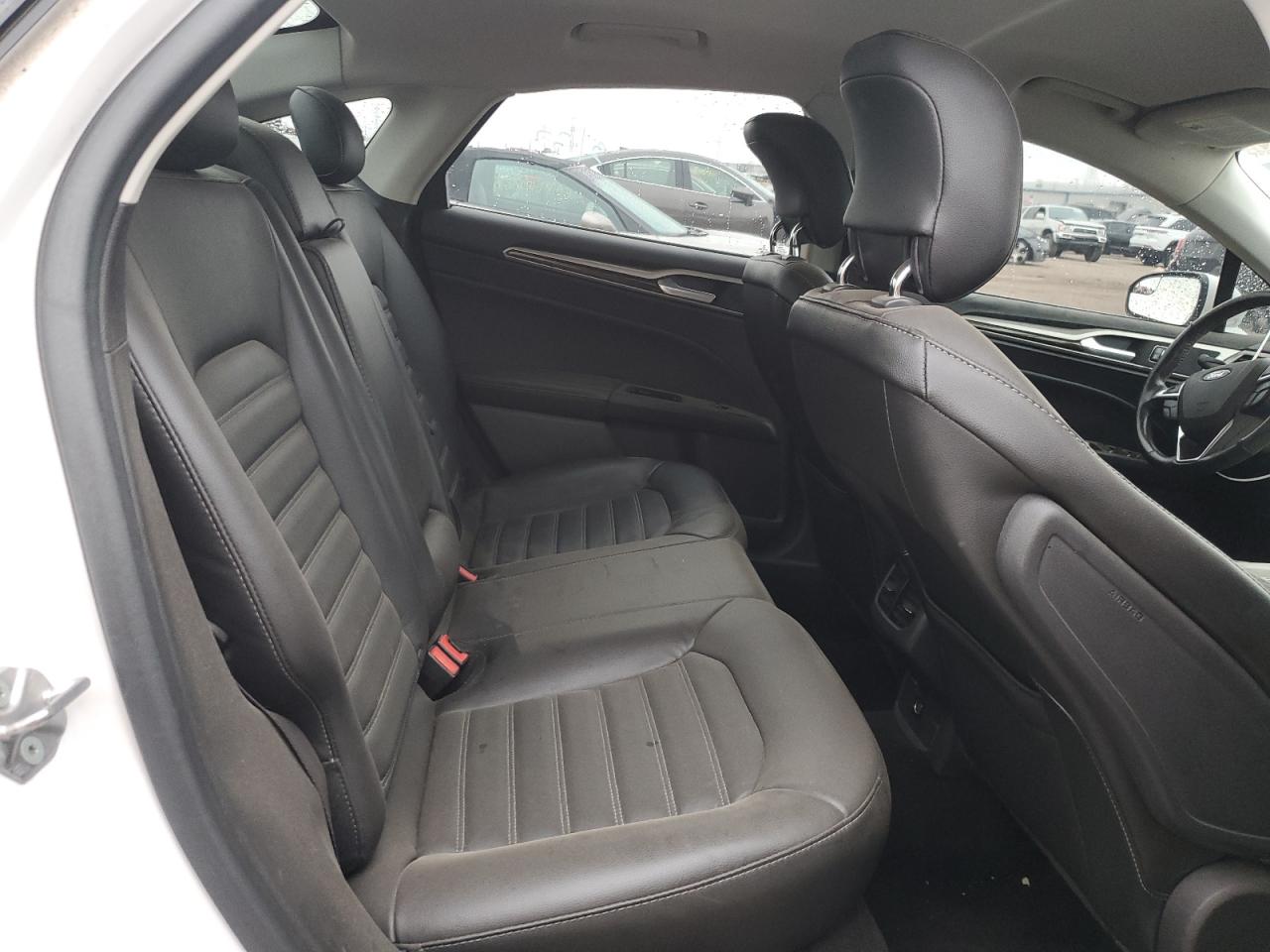 FORD FUSION SE