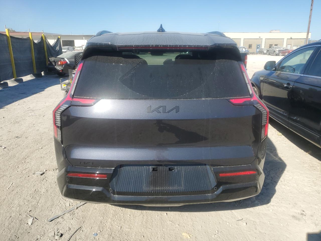 KIA EV9 LAND