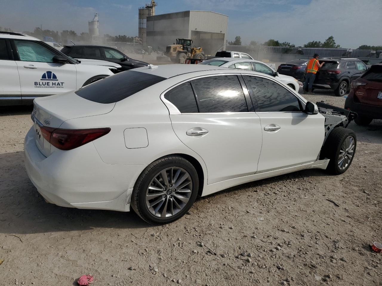 INFINITI Q50 LUXE