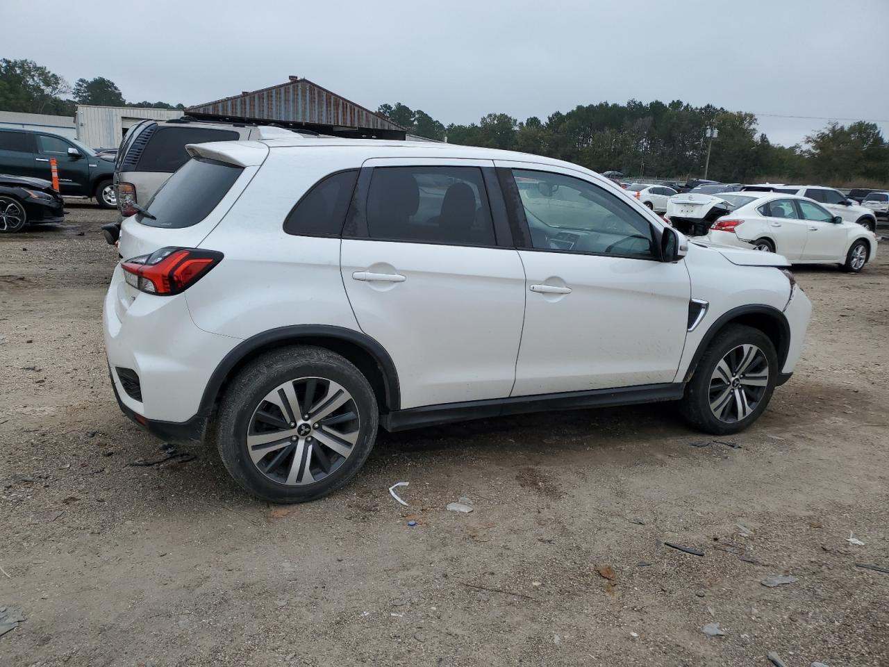 MITSUBISHI OUTLANDER ES