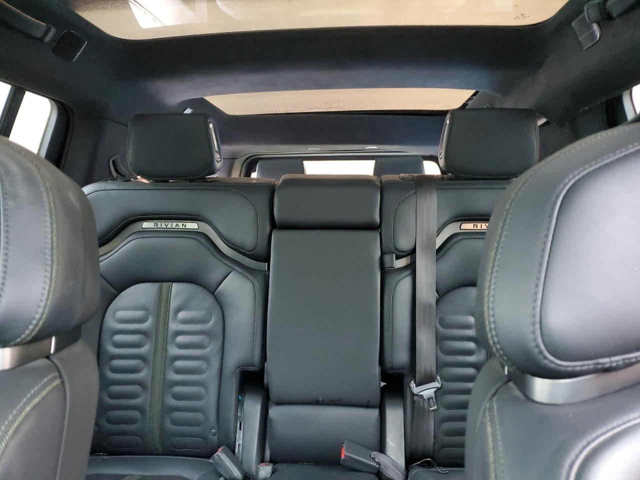 RIVIAN R1S LAUNCH EDITION