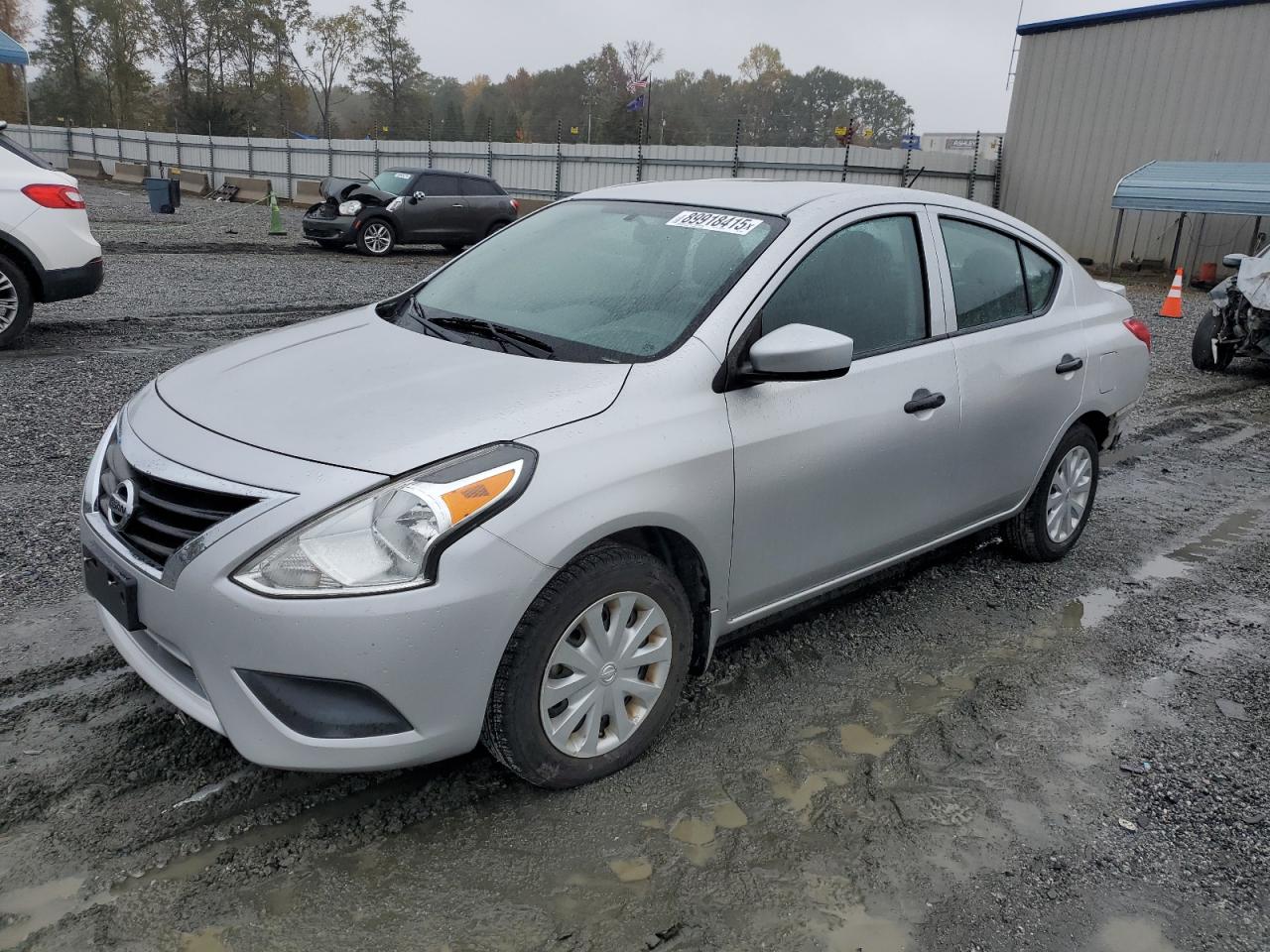 NISSAN VERSA S