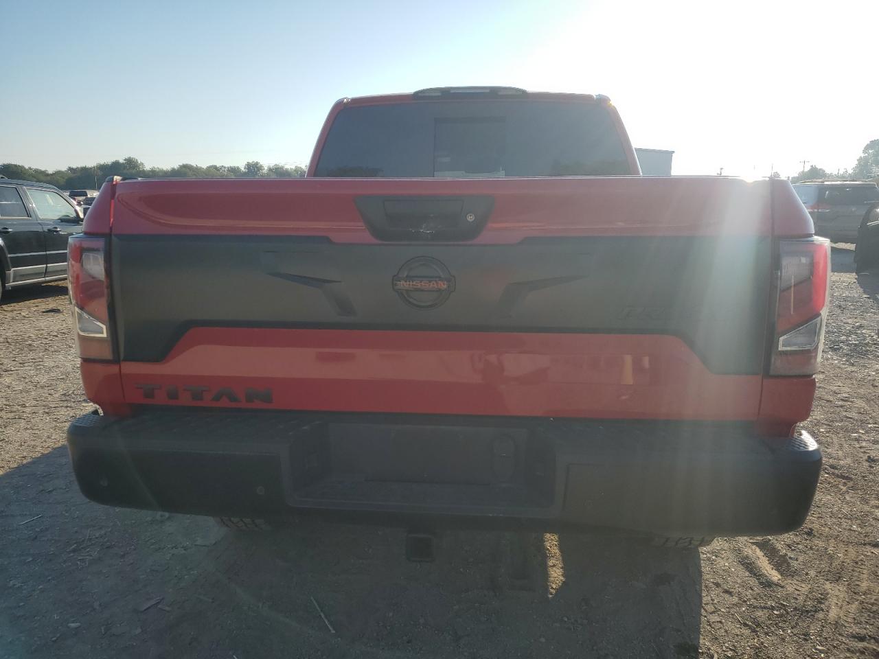 NISSAN TITAN SV