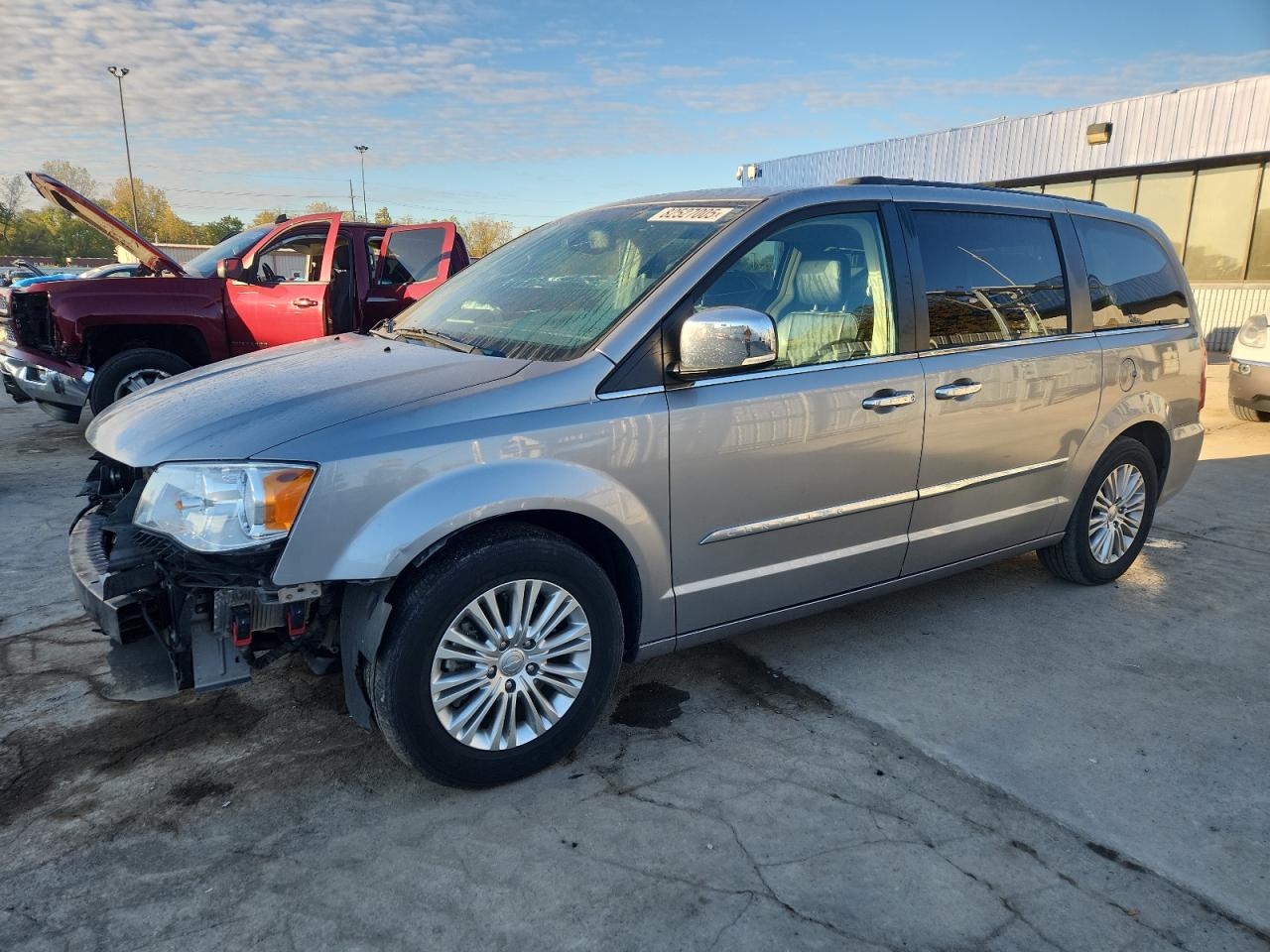 CHRYSLER TOWN & COUNTRY TOURING L