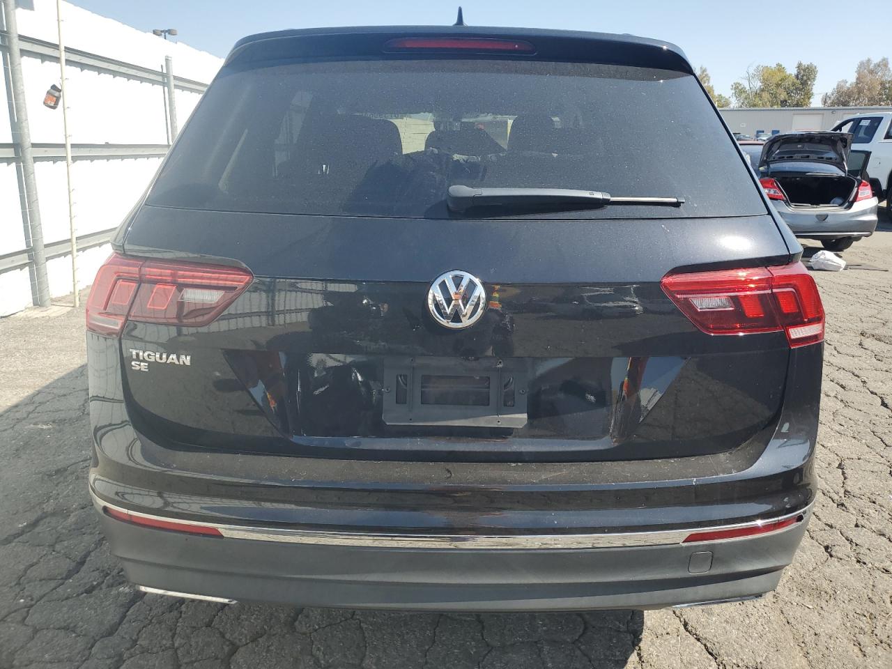 VOLKSWAGEN TIGUAN SE