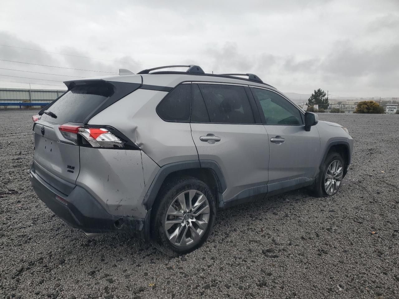 TOYOTA RAV4 XLE PREMIUM