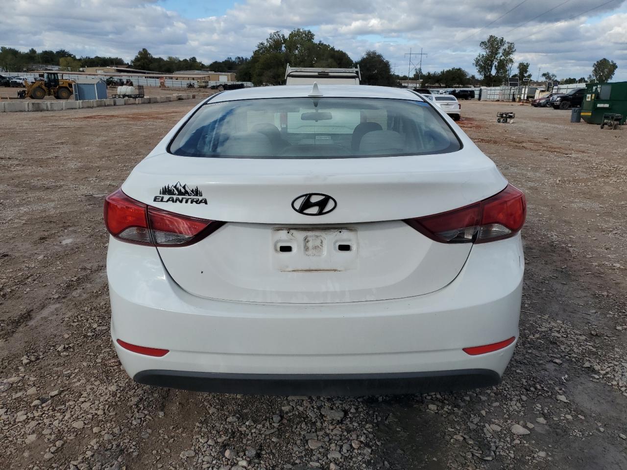 HYUNDAI ELANTRA SE