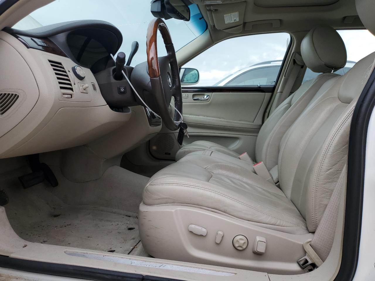 CADILLAC DTS PREMIUM COLLECTION