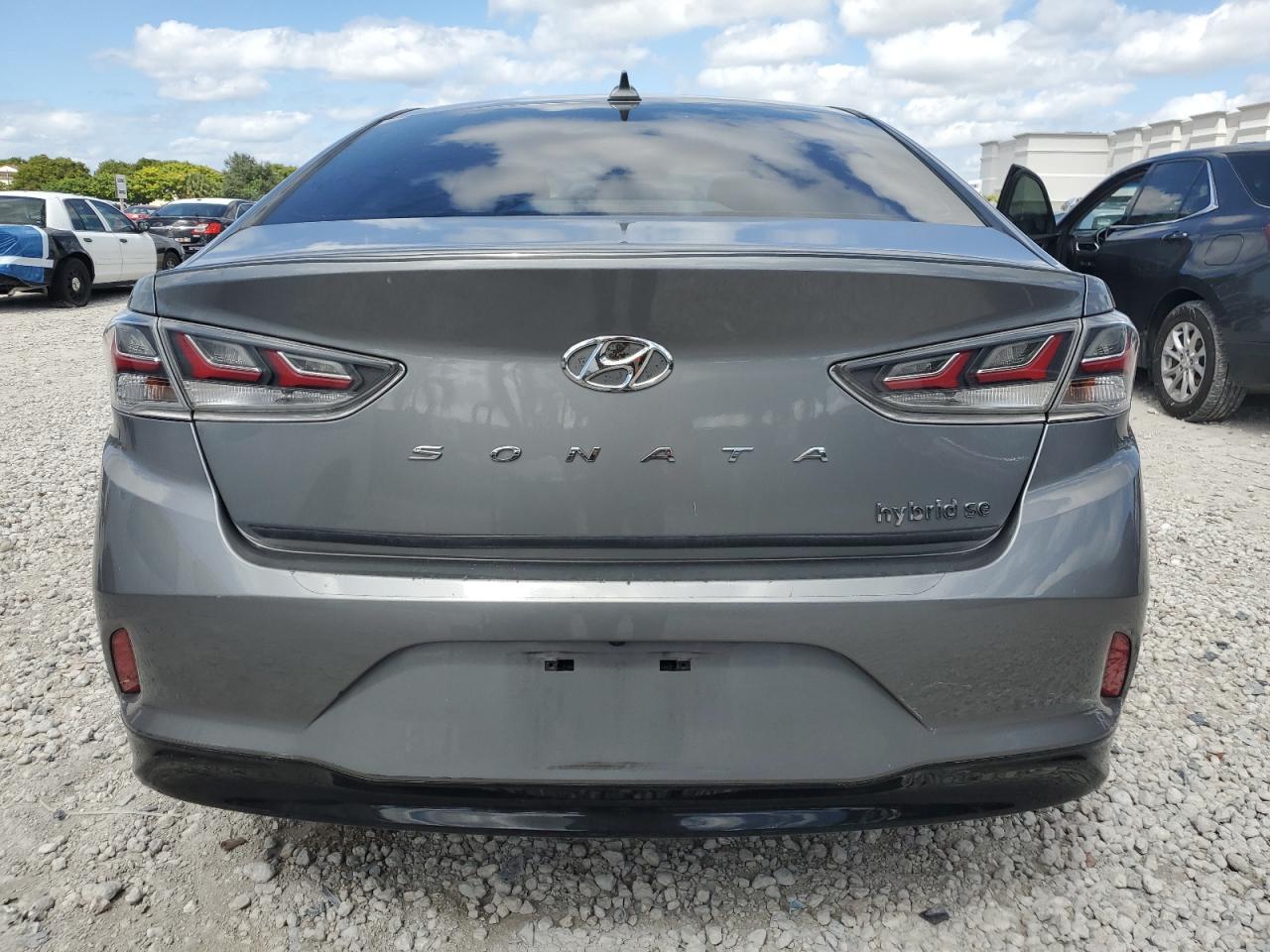 HYUNDAI SONATA HYBRID