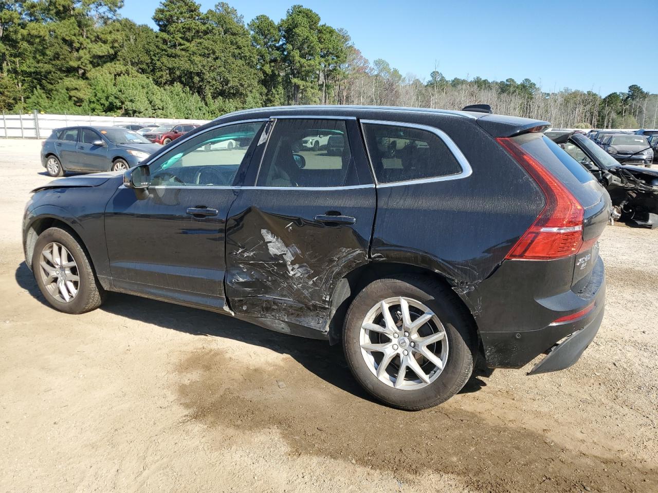 VOLVO XC60 T5 MOMENTUM