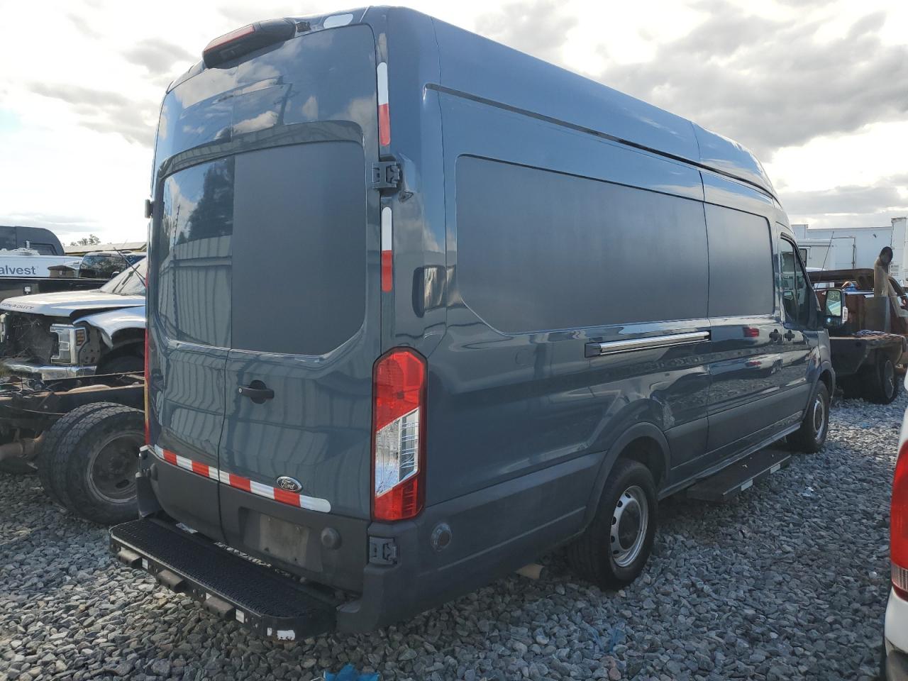 FORD TRANSIT T-250