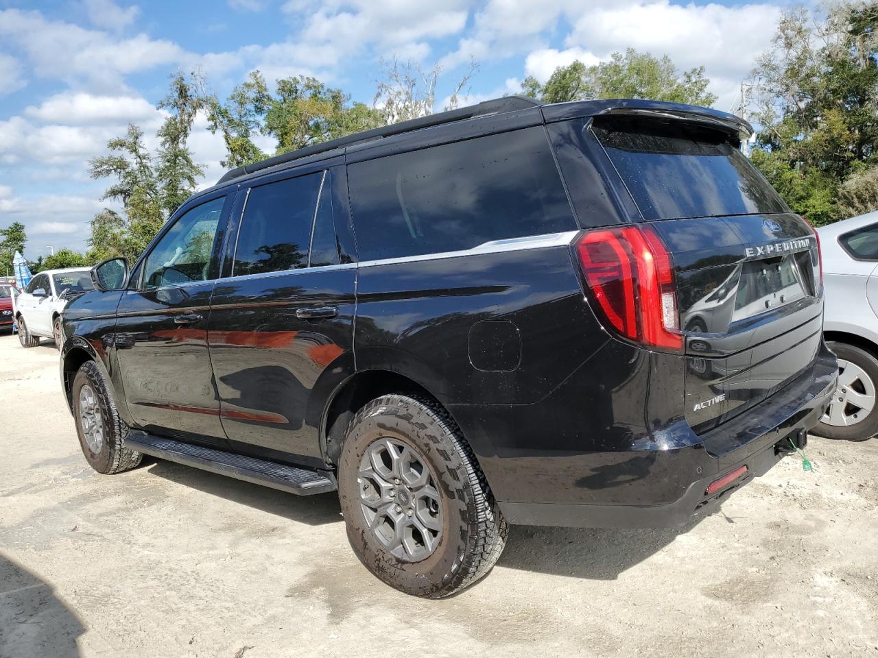 FORD EXPEDITION ACTIVE