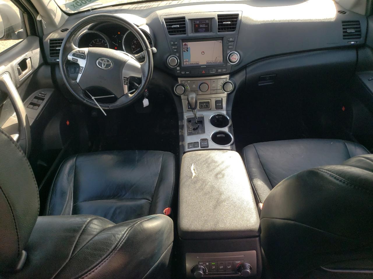 TOYOTA HIGHLANDER BASE