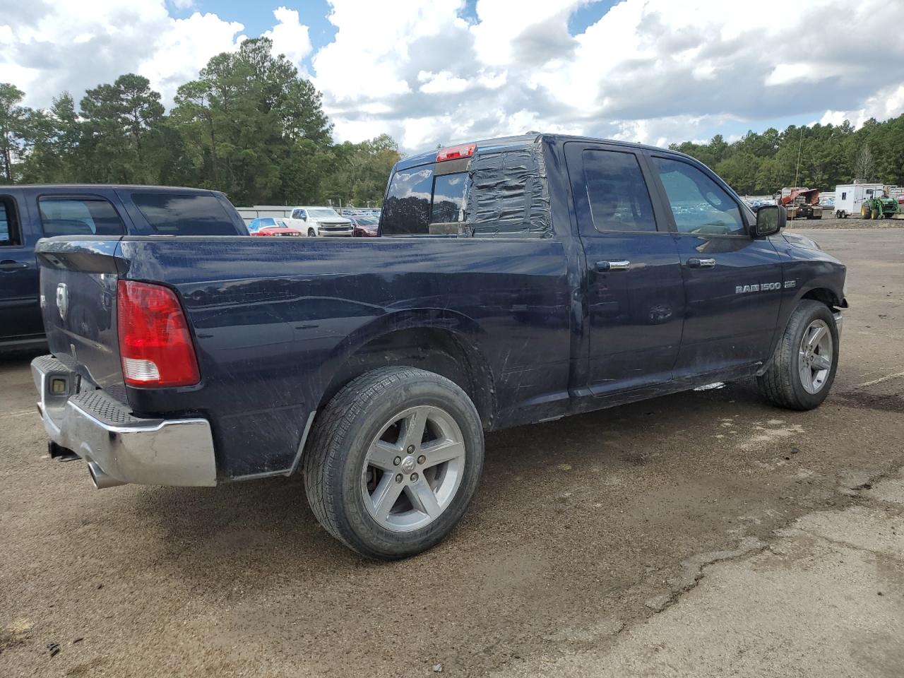 DODGE RAM 1500 SLT