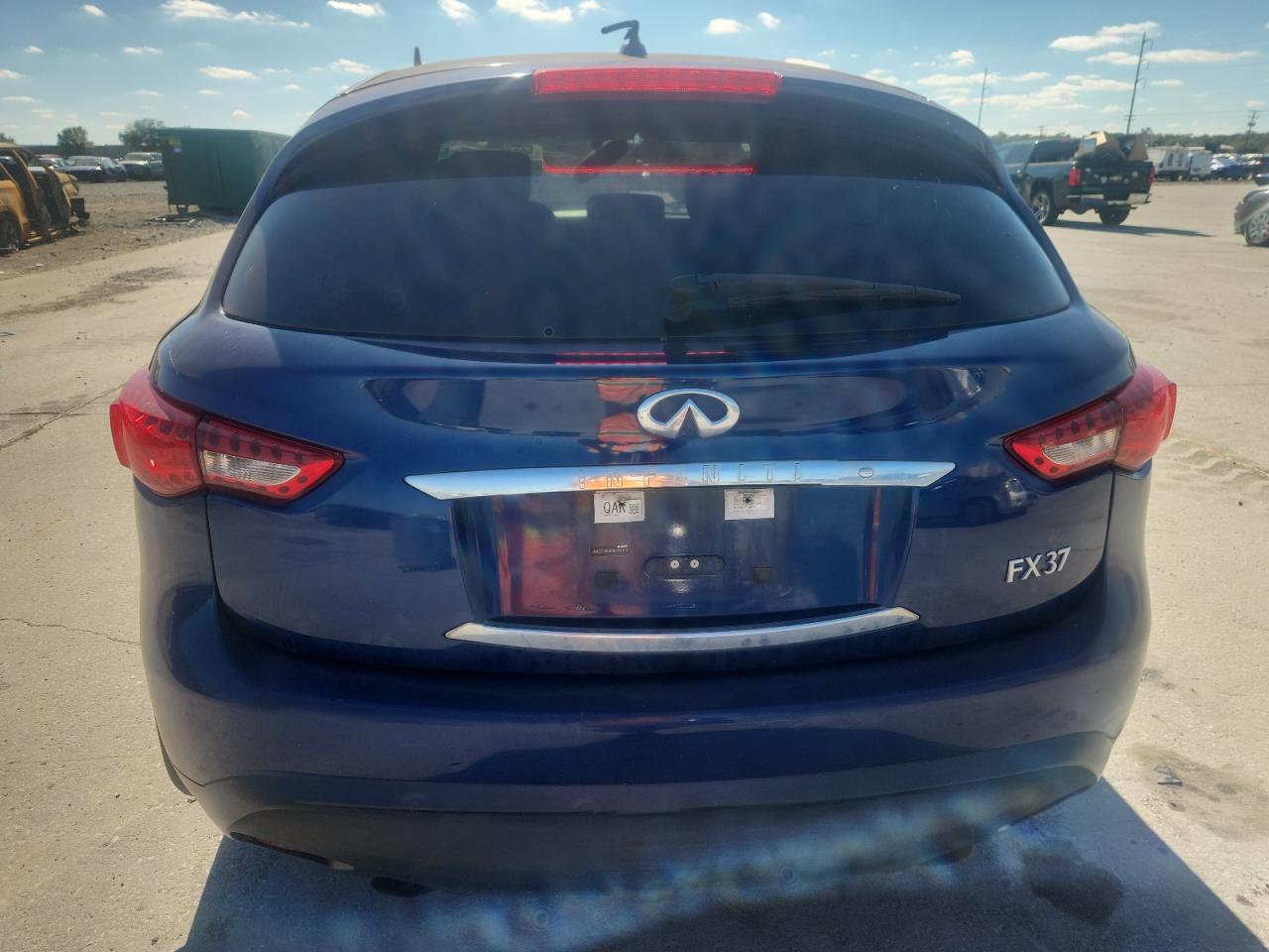 INFINITI FX37
