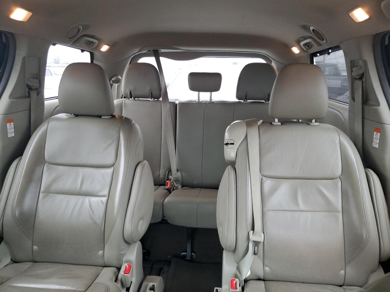 TOYOTA SIENNA XLE