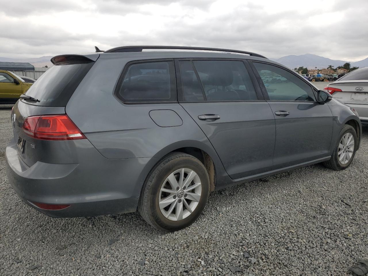 VOLKSWAGEN GOLF SPORTSVAN S