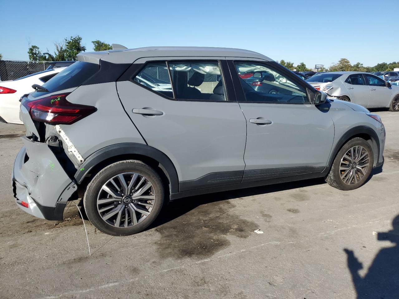 NISSAN KICKS SV