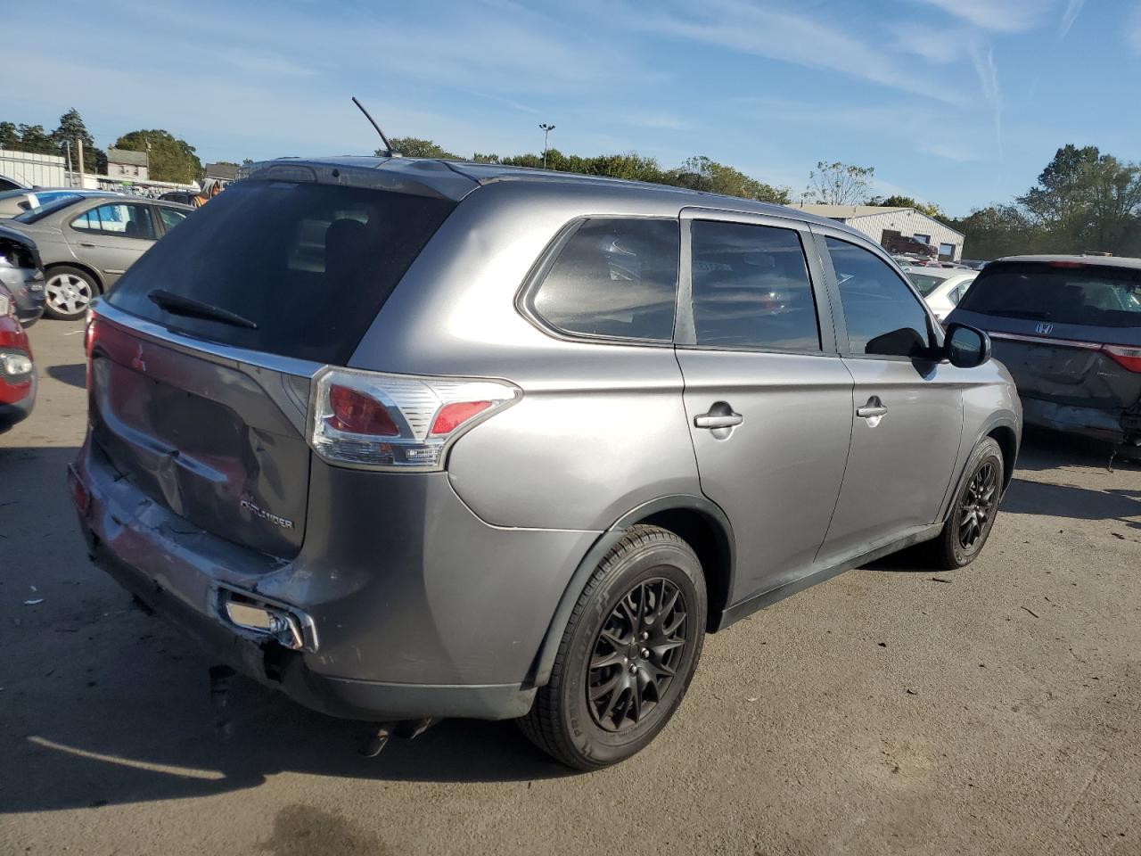 MITSUBISHI OUTLANDER ES