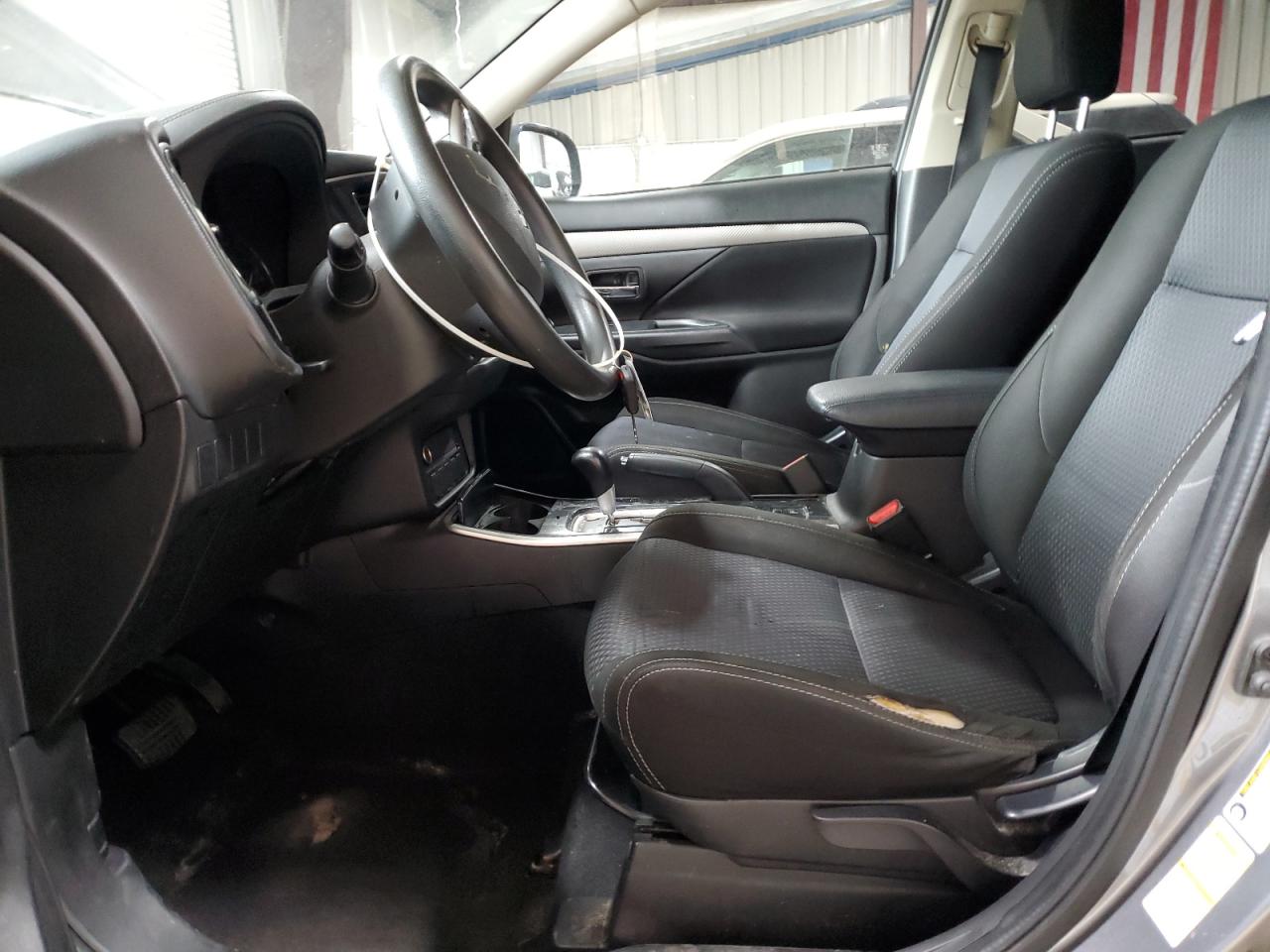 MITSUBISHI OUTLANDER ES