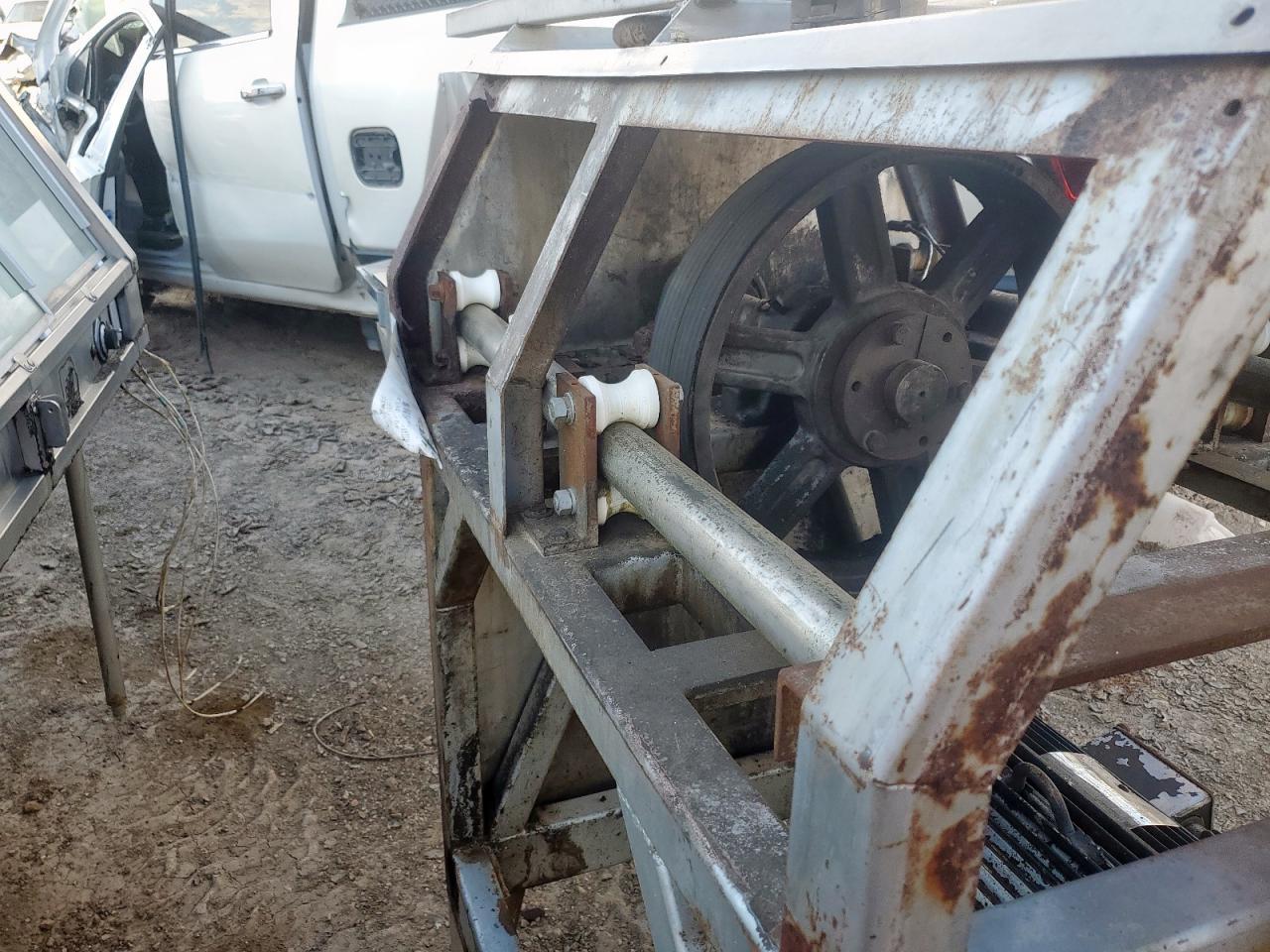 Lot #3261227946 1988 OTHER INDUSTRIAL LINCOLN LINCGUARD CORN MIXER