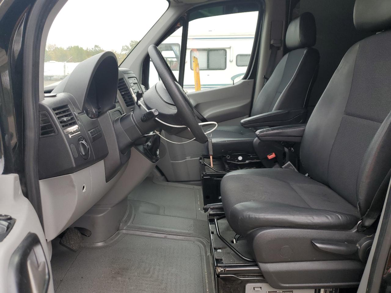 MERCEDES-BENZ SPRINTER 2500