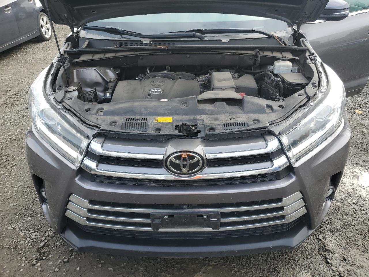 TOYOTA HIGHLANDER LIMITED