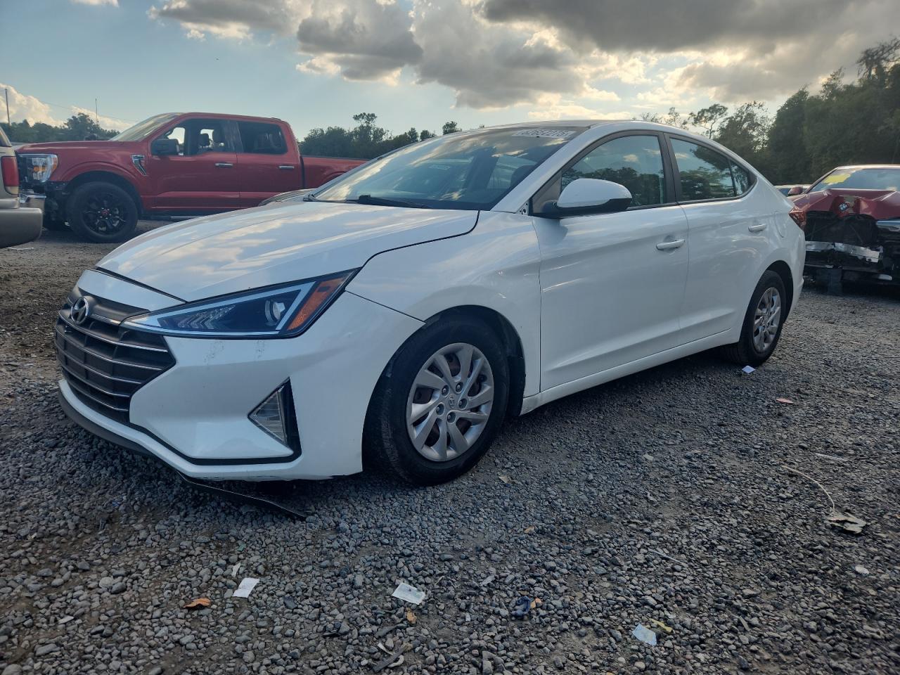HYUNDAI ELANTRA SE