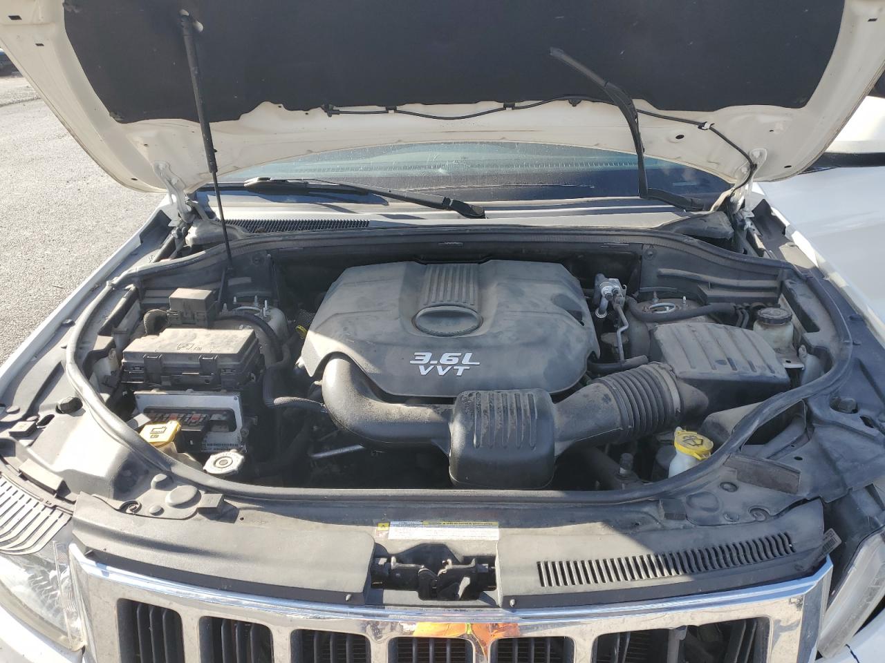 JEEP GRAND CHEROKEE LAREDO