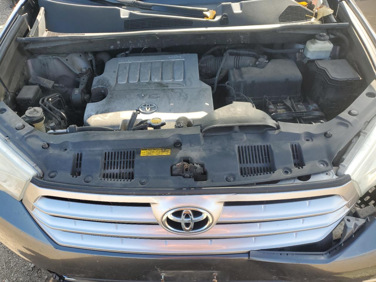 TOYOTA HIGHLANDER BASE